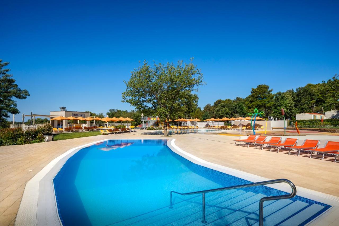 Lanterna Premium Camping Resort by Valamar Porec Bagian luar foto