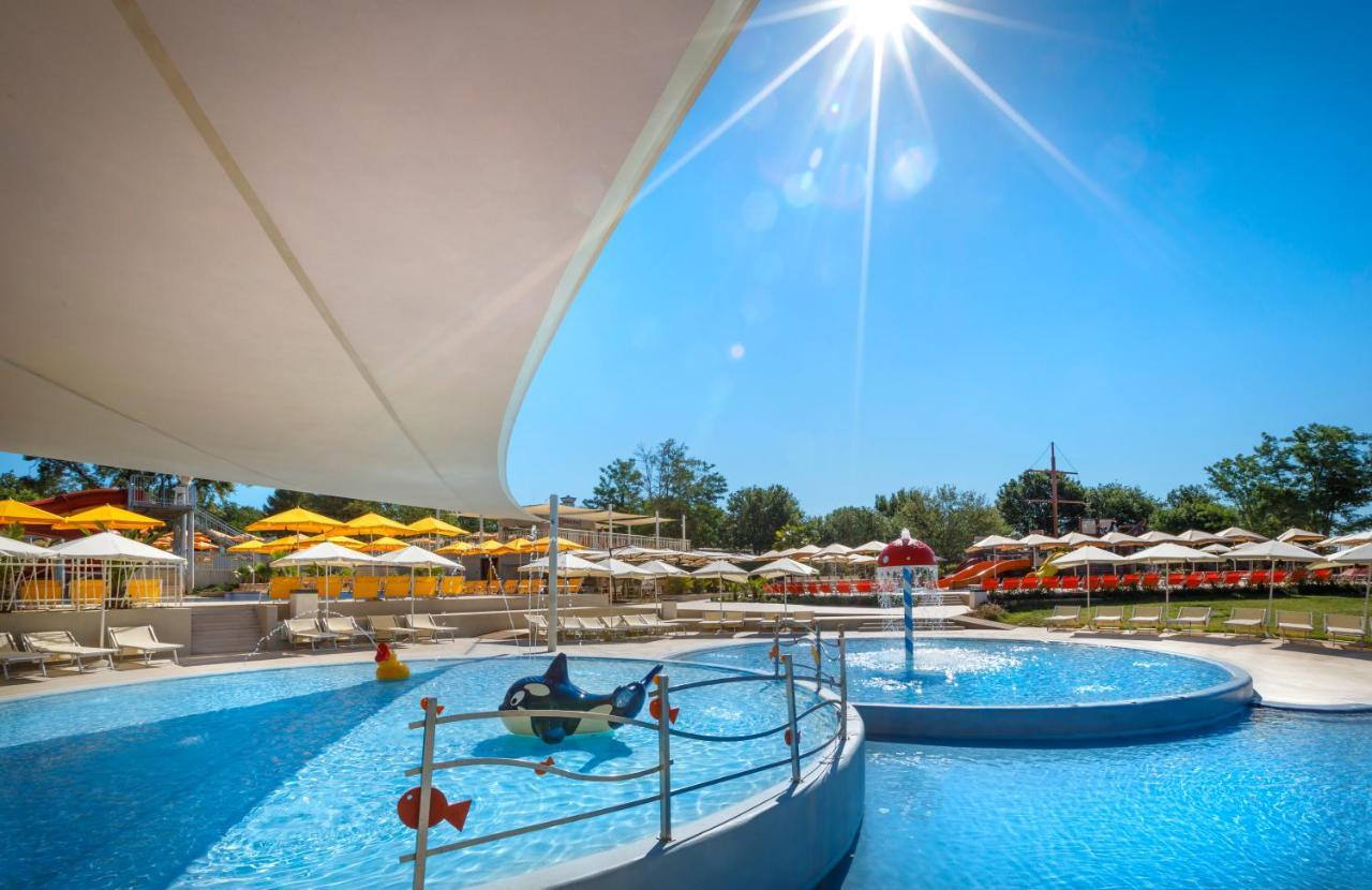 Lanterna Premium Camping Resort by Valamar Porec Bagian luar foto